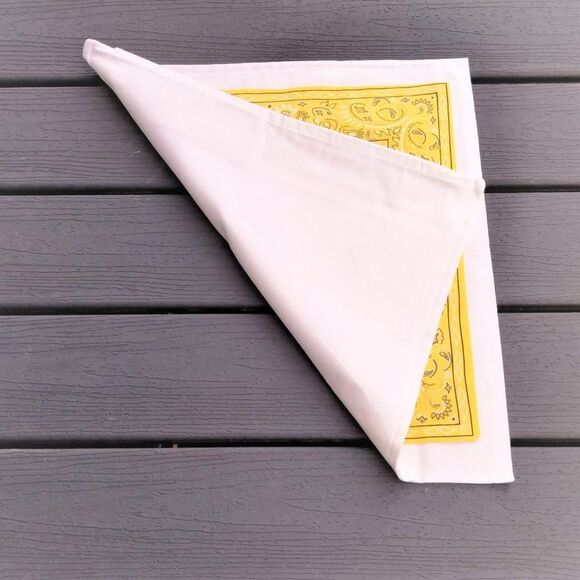 Yellow Bandana on White Zippered 20 x 20 Throw Pillow NEW - Picture 6 of 12